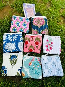 Handmade <b>Quilted</b> coin Pouch Assorted Color Vintage Floral Fabric Zipper Purse, Purse organizer, gift card <b>bag</b>, coin card purse - Product Image 6