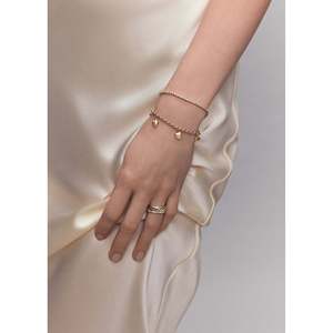 Pulsera con Dijes de Corazón en Estilo Químico de Moda - Product Image 2