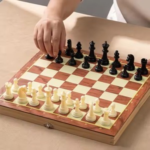 Juego de Ajedrez Compacto de Madera, Tablero Magnético Plegable, Piezas Clásicas de Madera, Ideal para Viajes, Juego de Regalo - Product Image 6