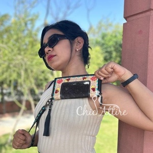 กระเป๋าคลัทช์หนังวัวขนเฟอร์กระเป๋าคลัทช์สำหรับผู้หญิงดีไซน์ใหม่กระเป๋าถือหนังมีพู่ - Product Image 1