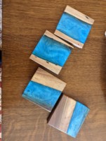 Ensemble de supports à sous-verres en bois d'olivier et résine époxy, fabriqués à la main, personnalisables, de qualité supérieure, écologiques, taille et forme sur mesure, luxe américain
