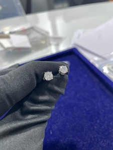 Boucles d'oreilles en or blanc 14KT Lab Grown Diamond Round Brilliant Cut pour un cadeau de fiançailles ou d'anniversaire de tous les jours - Product Image 3