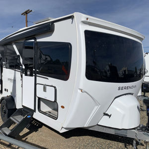 Autocaravanas Grand Design RVs Serenova 160LG 2025 2026 Económicas de 20 pies, con Capacidad para 4 Personas, Toldo Eléctrico de 11 pies, Remolques de Viaje Disponibles - Product Image 1