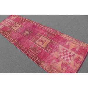 Alfombra Turca Vintage de 3x9.2 pies, Alfombra de Lana Roja Marrón con Diseño de Camuflaje - Product Image 4