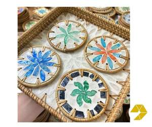 Ensemble de décoration de table tendance pour l'exportation, comprenant une assiette en rotin, un dessous-de-plat en forme de coquille, des sous-verres en mosaïque de perles, une assiette en rotin - Product Image 2