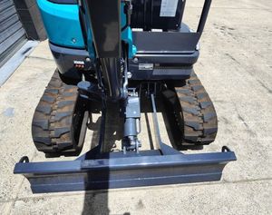 Excavatrice sur chenilles d'occasion SWE 25UF bleue 2,5 tonnes pour équipement de construction à fort moment de charge moteur - Product Image 2