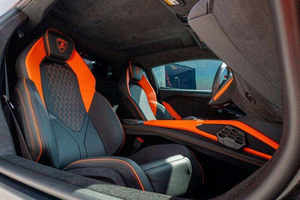 Superauto Híbrido V12 de Segunda Mano, Generación 2024-2025, Modos de Conducción de Alta Tecnología, Cabina de Cuero Premium, Suministrado desde Japón - Product Image 4