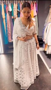 Designer indien Georgette de haute qualité brodée Lehenga Choli Dupatta lavable à la main vêtements de fête de mariage pour les tenues Bollywood - Product Image 3