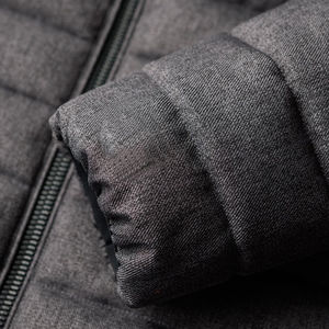 Fabricant pakistanais Vestes matelassées pour hommes à capuche Logo frontal Imperméable Écologique Hiver Nouvelle arrivée - Product Image 2