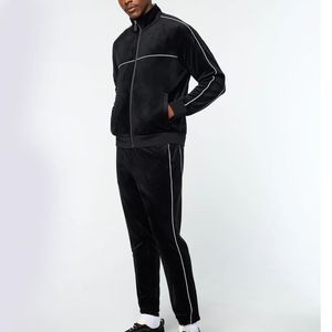 Survêtement d'hiver en daim et velours de haute qualité pour hommes, coupe ajustée, logo personnalisé, ensemble respirant Vente en ligne - Product Image 3