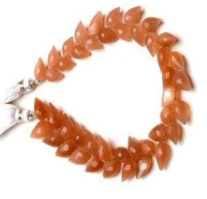 Melocotón piedra lunar piedra preciosa facetada flor forma de brote para la fabricación de joyas al por mayor hebras de cuentas de piedra de oro rosa - Product Image 2