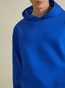 เสื้อฮู้ดดี้ทรงบ็อกซี่ขนาดใหญ่พิเศษสำหรับผู้ชาย ผลิตจากผ้าฝรั่งเศสเทอร์รี่ 100% ผสมผสานด้วยดีไซน์ไหล่ตกที่ทันสมัย - Product Image 3