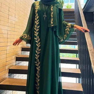 Abayas élégantes et modestes en rayonne brodées à la main pour femmes - Product Image 1