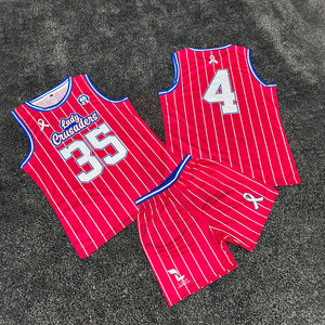Maillot et short de basket-ball respirants personnalisés et colorés Ensemble de vêtements de sport personnalisés avec logo imprimé par sublimation - Product Image 3