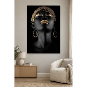 Portrait de femme noire Fida avec des lèvres dorées, impression sur toile - Product Image 3