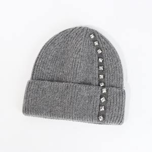 Venta al por mayor grueso acanalado bordado Beanie Custom Knitting Caps Logo Hats Cuffed Acrylic Beanie - Product Image 1