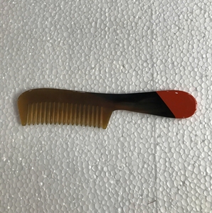 Peigne à poux en corne compact de haute qualité pratique pour un usage domestique et prêt pour l'exportation Peigne démêlant les cheveux des femmes - Product Image 1