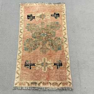 1.6x3 ft Vintage Rug, <b>Brown</b> Floral Turkish Rug <b>Wool</b> - Product Image 1
