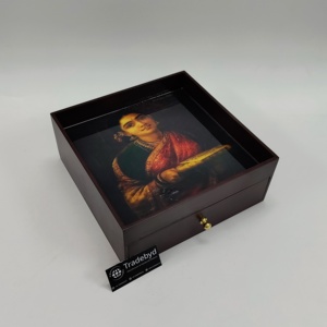 Caja de joyería de madera inteligente de calidad superior moderna de Venta caliente esmalte de pájaro impreso acabado brillante cierre de cordón patrón cuadrado - Product Image 1