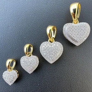 Pendentif diamant Moissanite rond blanc VVS clarté beau pendentif en forme de coeur en argent Sterling utilisé pour des bijoux personnalisés - Product Image 1