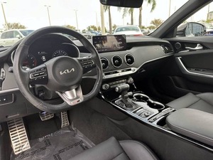 2022 K-IA Stinger GT-Line cuidadosamente diseñado con asientos de cuero táctil Aston Martin R18 Neumáticos FWD Drive - Product Image 4