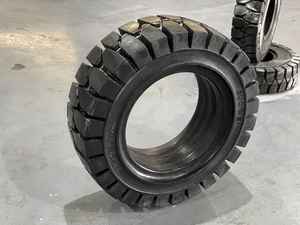 Nouveau pneu de chariot élévateur solide 12.00-20, pneus à coussin utilisés dans les usines sidérurgiques aux États-Unis - Product Image 3