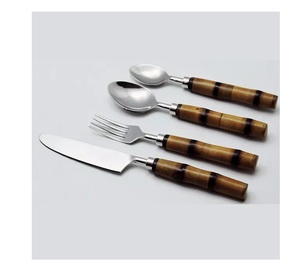 Vente en gros de nouveaux ensembles de couverts en acier inoxydable derniers couverts en métal occasion de mariage cuillère fourchette vadrouille ensemble de quatre pièces à prix compétitif - Product Image 5