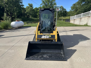 Chargeuse compacte ASV avec godet RT40 de 60 pouces |   Modèle 2025 POSI-TRACK RT50 |   53 HP |   3 000 PSI |   Pour les applications d'équipements compacts - Product Image 5