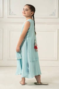 ชุดสูทปาร์ตี้เด็ก lehenga choli ของสาวปากีสถานที่สง่างามพร้อมด้วยตาข่ายปัก dupatta และแขนแฟนซีสำหรับงานแต่งงานเทศกาล - Product Image 3