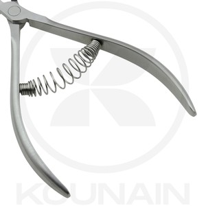 Coupe-cuticules professionnel en acier inoxydable KOUNAIN durable plat pointu pour une manucure et une pédicure précises pour l'élimination des peaux mortes - Product Image 3