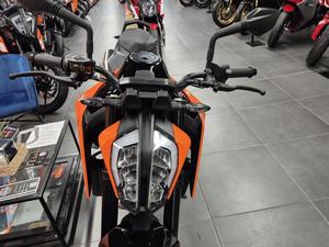 Oferta: Nueva Motocicleta 790 DUKEs L Street 2025 en Venta - Product Image 3