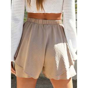 Pantaloncini da donna a vita alta in cotone con volant a strati, traspiranti, taglia XS, con logo personalizzato e decorazioni a fantasia - Product Image 3