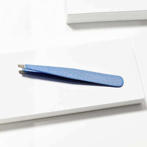 Pinza de Cejas Profesional de Acero Inoxidable, Puntiaguda, para Cejas Definidas y Limpias, Ecológica, Ligera, Reutilizable, de Alta Calidad - Product Image 2