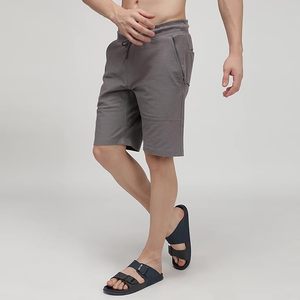 Short en coton mélangé pour hommes fabriqué sur mesure, offre une variété de shorts personnalisés pour la plage, la salle de sport et le yoga. - Product Image 6