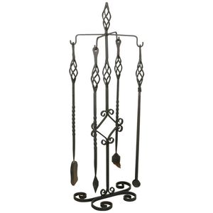 Kit de herramientas de hierro para chimenea con soporte y aspecto forjado a mano para una gestión eficiente del fuego y decoración - Product Image 1
