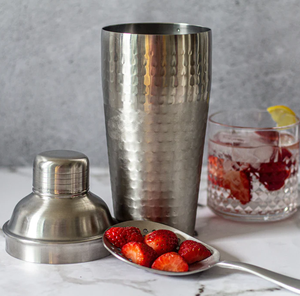 Wholesale Custom Logo 750ml Hammered Stainless Steel <b>Cocktail</b> Shaker <b>Set</b> with Strainer for Home Bars Bulk Export - Product Image 4
