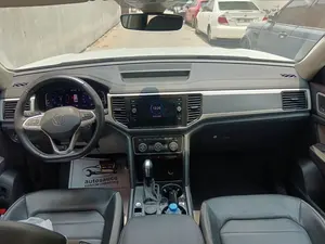 Volkswagen Teramont 2022 USADO con Volante a la Izquierda/Derecha - Product Image 2