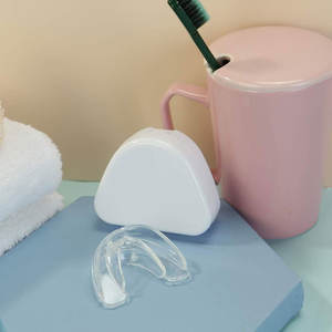 Protège-dents de sport de sécurité léger et flexible Protège-dents dentaire facile à utiliser et confortable - Product Image 6