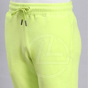 Survêtement pour hommes de haute qualité avec ajustement élégant pour une utilisation décontractée et sportive Survêtement deux pièces pour hommes athlétiques avec coupe moderne - Product Image 4