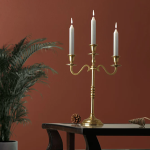 Bougeoir géométrique en métal décoratif au design moderne, fait à la main, pour la décoration intérieure et les occasions spéciales de Noël - Product Image 1