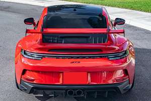 2024 911 GT3 AWD Coupé Cuero R18 Bajo Kilometraje Transmisión Automática Volante a la Izquierda Gasolina/Nafta en Excelente Estado - Product Image 4