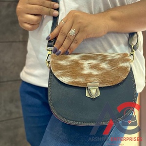 กระเป๋าสะพายผู้หญิงหนังมีสไตล์,กระเป๋าซ่อนขนกระเป๋าสะพายหนัง - Product Image 1