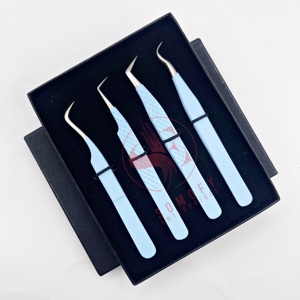 Pince à épiler d'extension de cils en acier inoxydable bleu ciel avec logo personnalisé Outil de beauté durable avec pointe en fibre et volume de cils de marque privée - Product Image 6