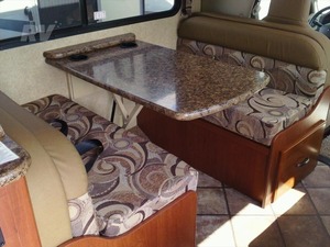 Autocaravana T-H-O-R FOUR WINDS 26A 2015 Usada en Excelentes Condiciones, con Alto Rendimiento, Disponible para la Venta - Product Image 2