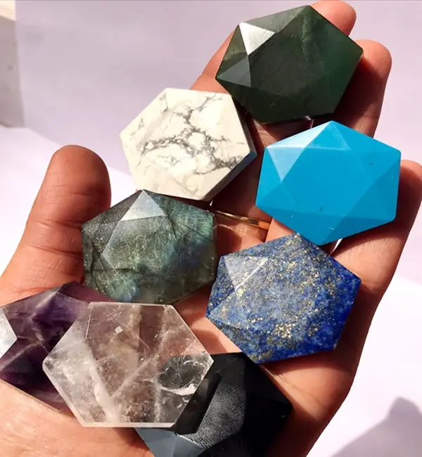 Batu kristal alami Multi batu dibuat dipoles Tetrahedron batu permata penyembuhan kristal bentuk segi enam cabochon