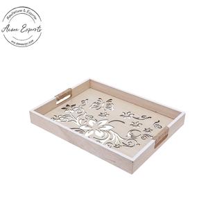 Elégant plateau de service en bois gravé floral avec poignées de finition métallique, parfait pour la décoration de la cuisine, les cadeaux et les fêtes. - Product Image 1