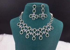 Magnifique ensemble de colliers AD pour femmes Bijoux de haute qualité parfaits pour les cadeaux et les occasions disponibles à la vente depuis l'Inde - Product Image 2