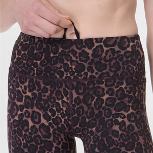 Personnalisé véritable imprimé léopard gym biker shorts taille haute entraînement sans couture fitness vêtements de sport shorts de compression pour les femmes - Product Image 3
