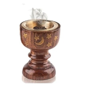 Brûleur d'encens en bois avec incrustation d'os arabe pour cadeau de ramadan arabe avec brûleur Bakhoor fait à la main au design de luxe. - Product Image 6