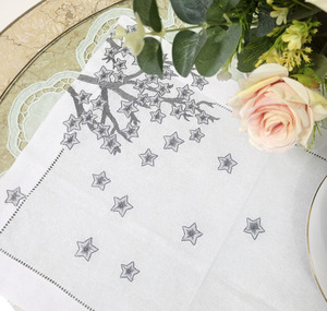 Ensemble de napperons et de serviettes de table de conception d'étoiles de broderie pour la maison - Product Image 2